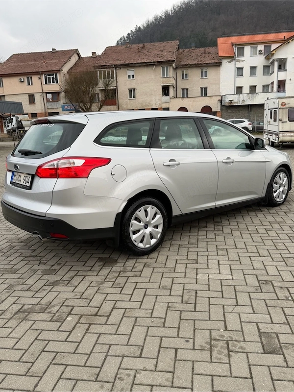 FORD Focus 2015 — imagine 10