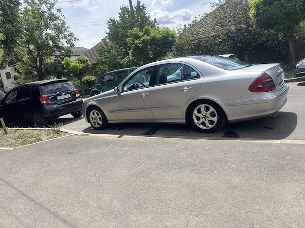 MERCEDES-BENZ E-Class 2004 — imagine 4