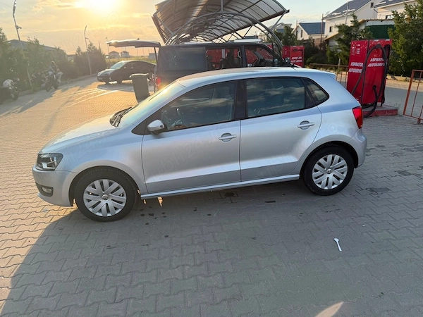 VOLKSWAGEN Polo 2013 — imagine 3