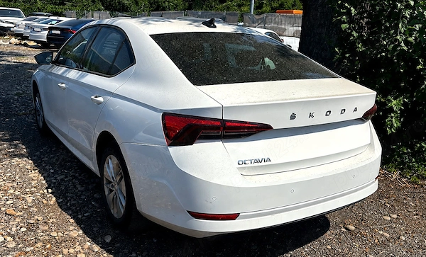 SKODA Octavia 2022 — imagine 3