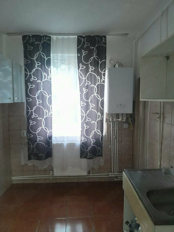 Apartament 2 camere decomandate - str.Unirii, Petroșani — fotografia 2