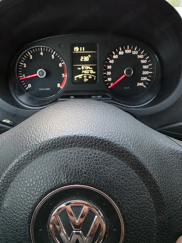 VOLKSWAGEN Polo 2011 — imagine 10