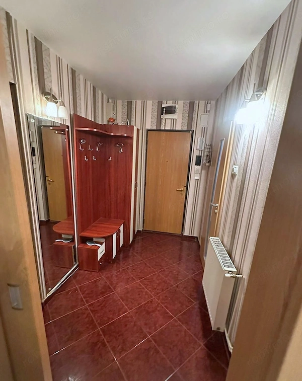 Vanzare 4 camere confort 1, centrală proprie, 2 băi, Titan — fotografia 3