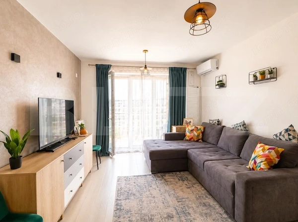 Apartament 3 camere de vânzare, Tractorul, Brașov — fotografia 1