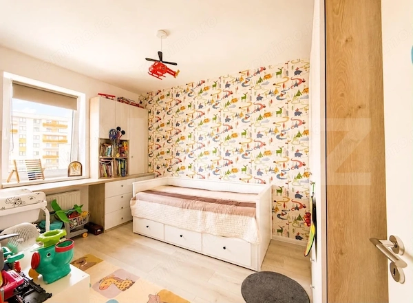 Apartament 3 camere de vânzare, Tractorul, Brașov — fotografia 3