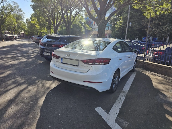 HYUNDAI Elantra 2016 — imagine 2