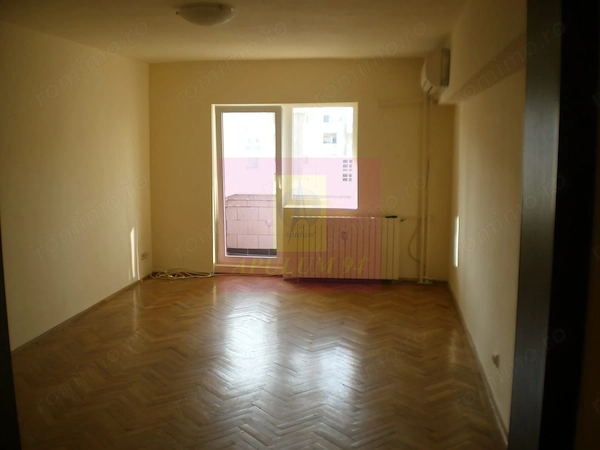 Apartament 3 camere pe bd Decebal stradal — fotografia 1