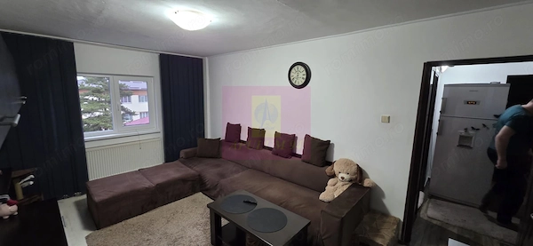 Apartament cu 2 camere de vânzare în Câmpina, zonă Central — fotografia 3