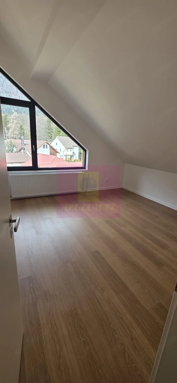 Apartament cu 2 camere de vanzare in Busteni — fotografia 3