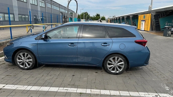 TOYOTA Auris 2017 — imagine 3