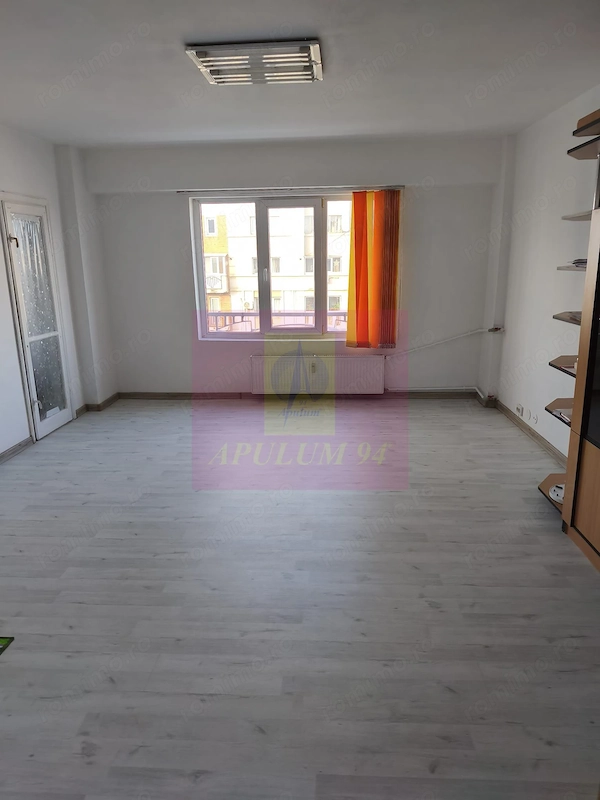 Vanzare apartament in zona Decebal- Calarasilor, metrou magistrala M2 — fotografia 1