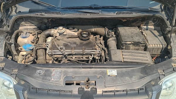 VOLKSWAGEN Touran 2005 — imagine 4