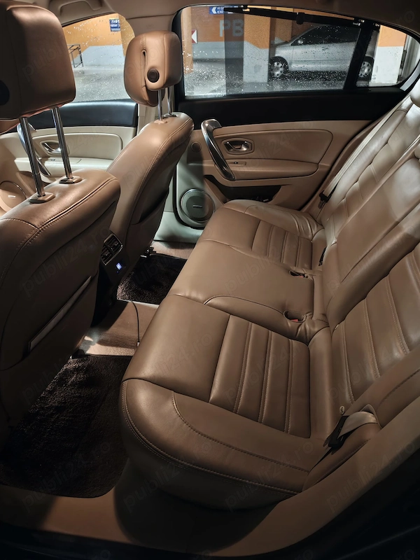 RENAULT Latitude 2011 — imagine 6