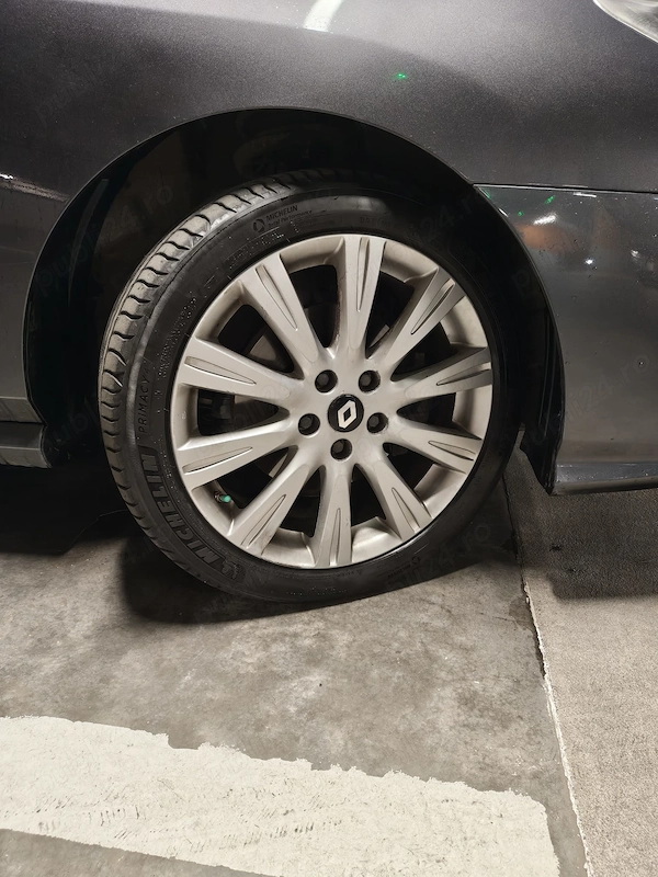 RENAULT Latitude 2011 — imagine 4