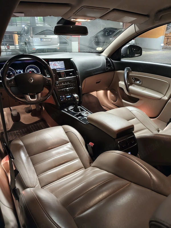 RENAULT Latitude 2011 — imagine 7
