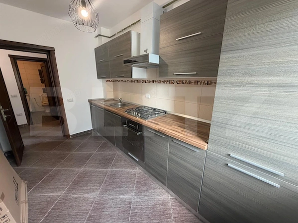 Apartament 2 camere, 48.33 mp, parcare, intermediar, decomandat, zona Florilor — fotografia 1
