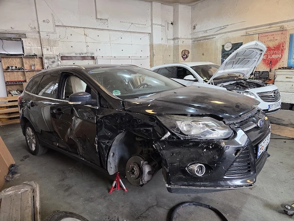 FORD Focus 2013 — imagine 4