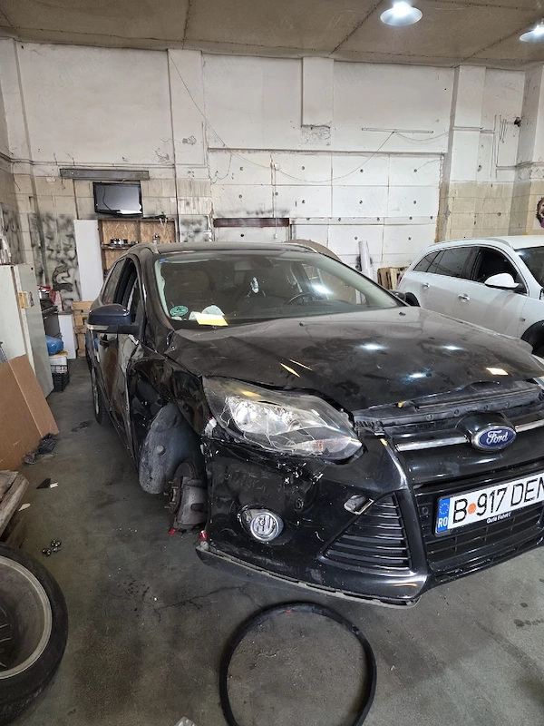 FORD Focus 2013 — imagine 8