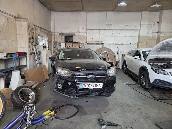 FORD Focus 2013 — imagine 3