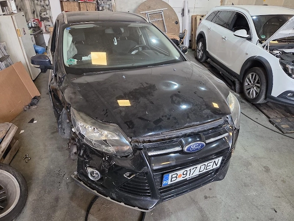 FORD Focus 2013 — imagine 5