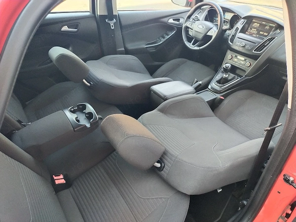 FORD Focus 2015 — imagine 5