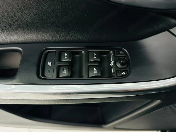 VOLVO XC60 2016 — imagine 11