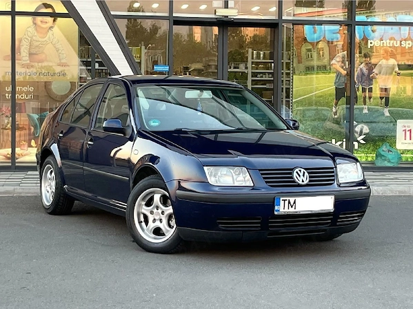 VOLKSWAGEN Bora