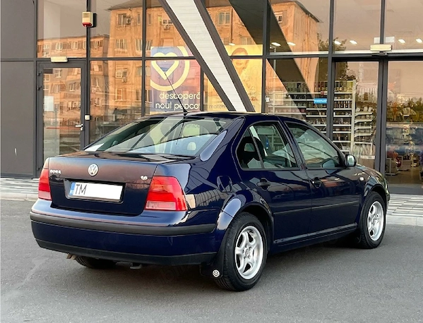 VOLKSWAGEN Bora 2000 — imagine 3