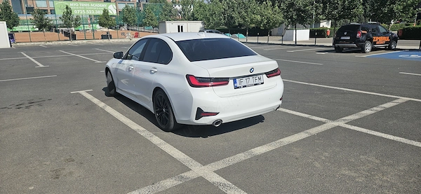 BMW 3 Series 2022 — imagine 4
