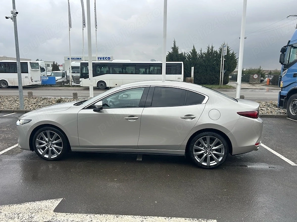 MAZDA 3 2023 — imagine 5