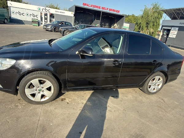 SKODA Octavia 2010 — imagine 3