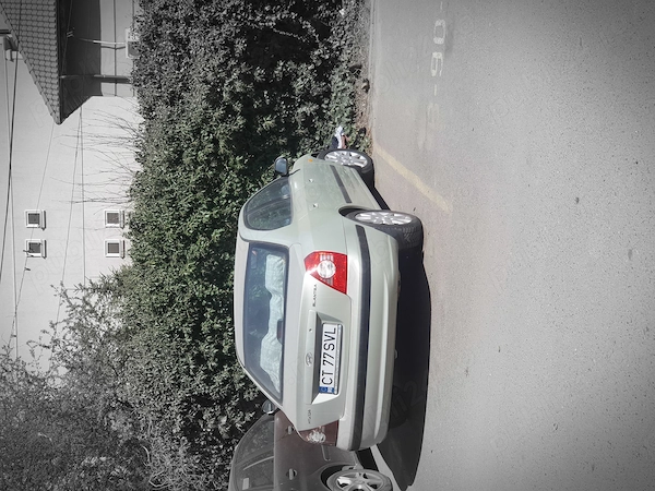 HYUNDAI Elantra 2005 — imagine 3