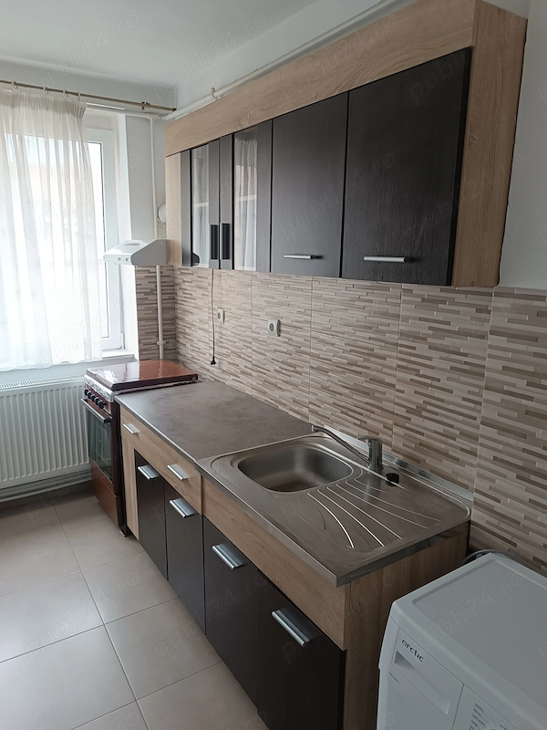 Inchiriez apartament cu 2 camere in Caransebes, etajul 3, str.Libertatii, complect mobilat si utilat — fotografia 3