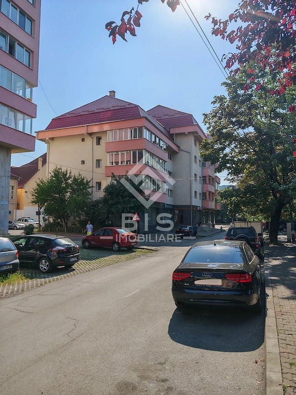 Apartament spațios cu 4 camere, 2 băi – Zona Centrală (Mihai Eminescu) — fotografia 1