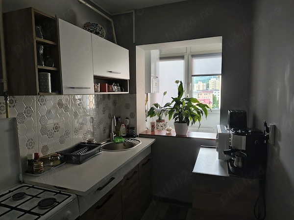 3 camere, de vânzare — fotografia 1