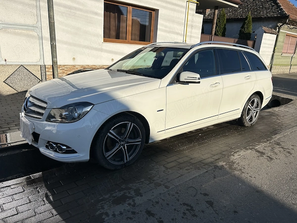 MERCEDES-BENZ C-Class 2011 — imagine 3