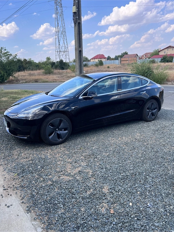 TESLA Model 3 2020 — imagine 2