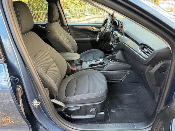 FORD Kuga 2022 — imagine 7