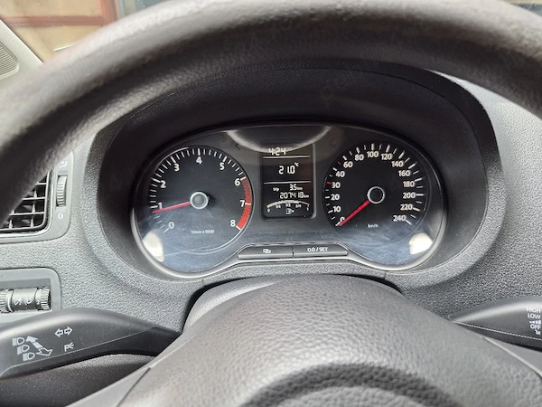 VOLKSWAGEN Polo 2011 — imagine 5