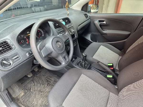 VOLKSWAGEN Polo 2011 — imagine 4