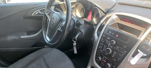 OPEL Astra 2013 — imagine 2