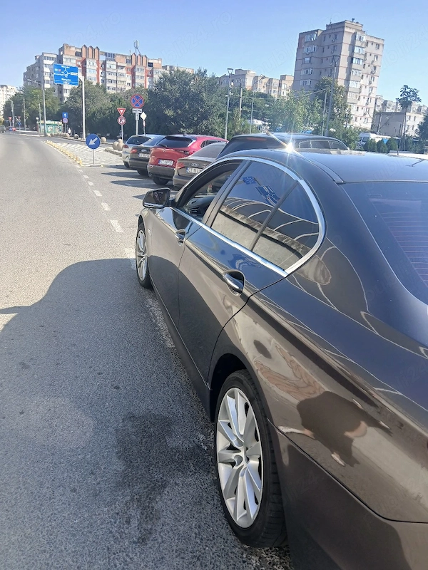 BMW 5 Series 2011 — imagine 5