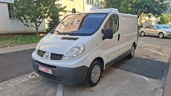 RENAULT Trafic 2012 — imagine 3