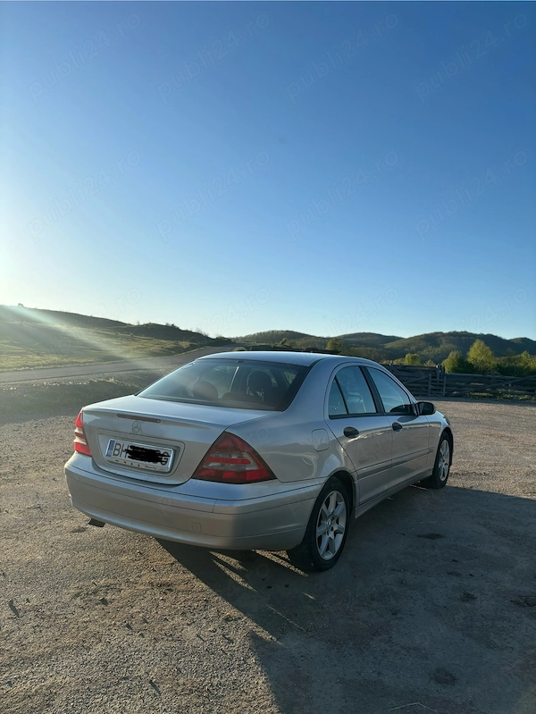 MERCEDES-BENZ C-Class 2004 — imagine 3