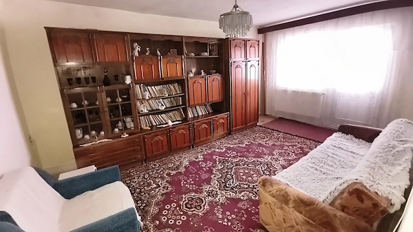Apartament 3 camere de vanzare — fotografia 1