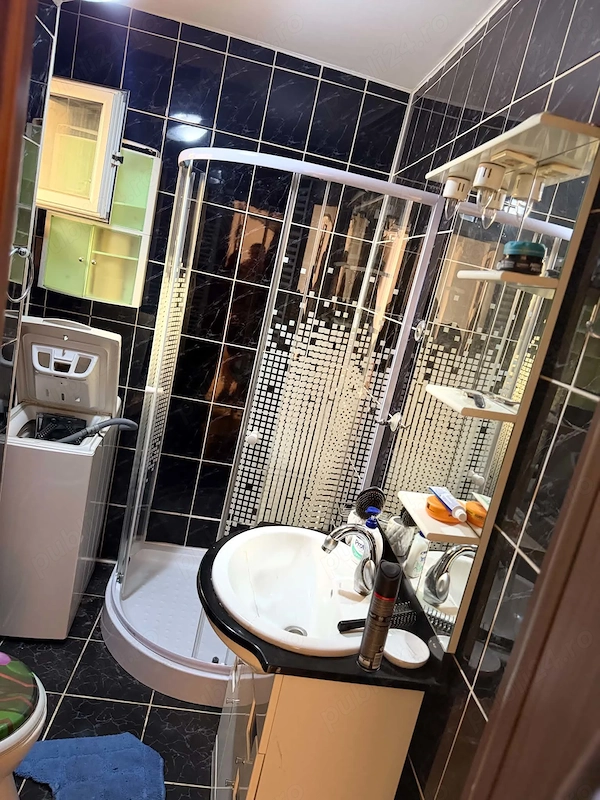 Ofer spre închiriere apartament cu două camere — fotografia 1