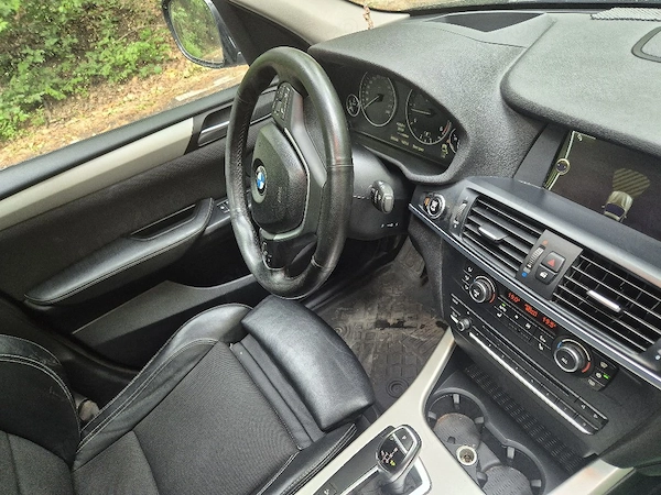 vand autoturism marca BMW X3