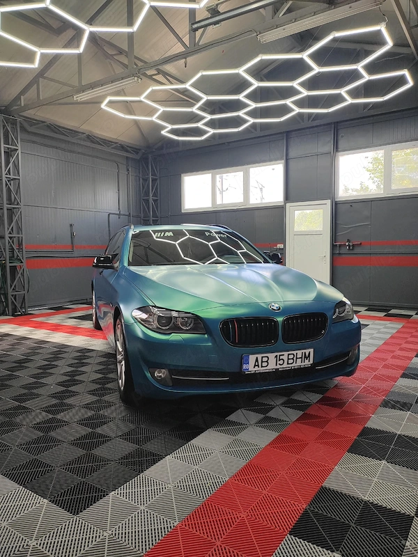 Vand bmw masina este intr o stare buna