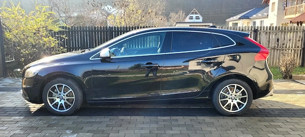 VOLVO V40 2016 — imagine 3