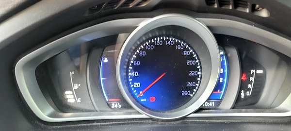 VOLVO V40 2016 — imagine 9